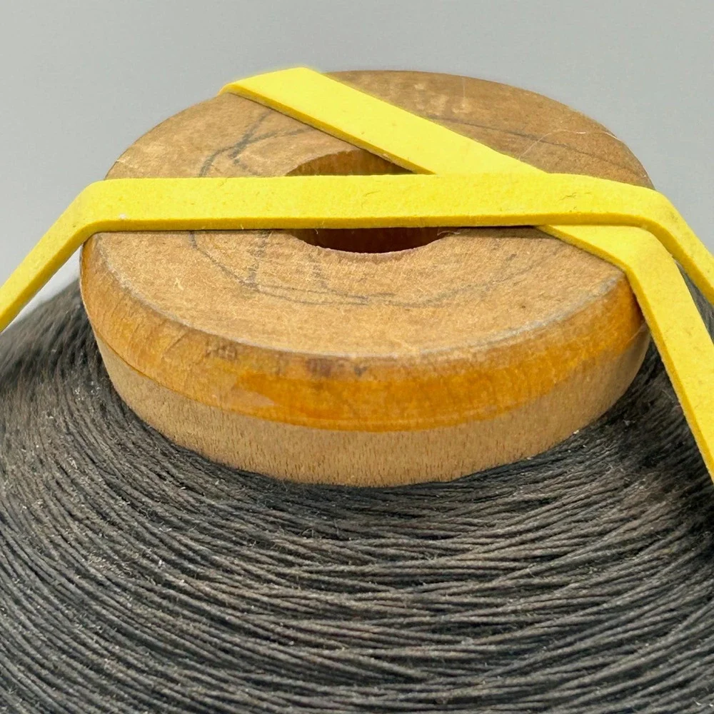 Vintage Thread 5 Large Spools Black Blue Green Cream Gold Pre Owned ‎ RARE